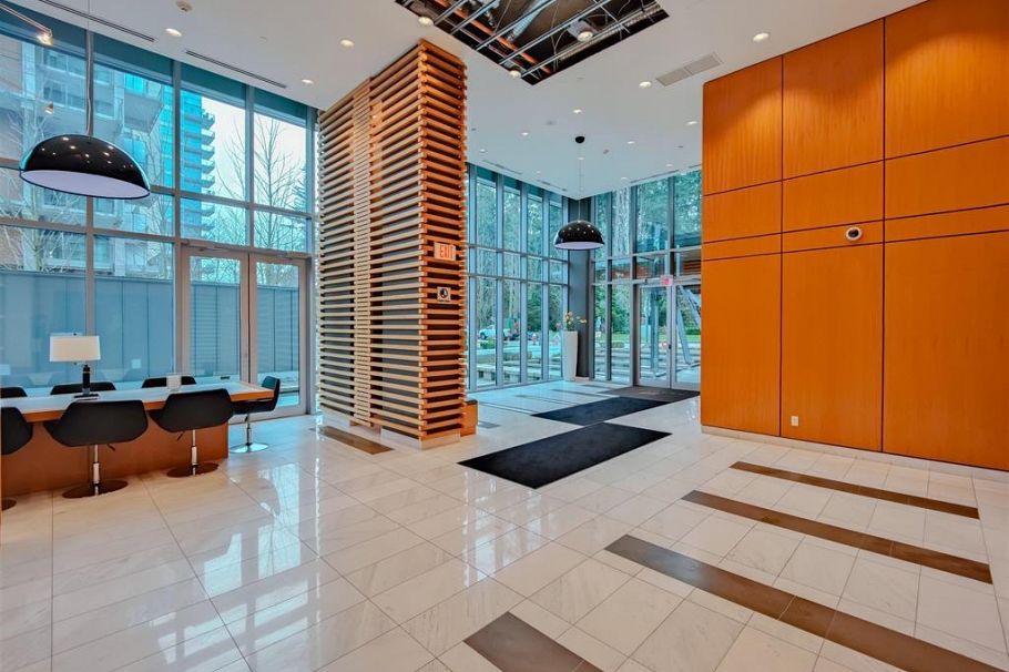 PH7 5728 Berton Avenue Vancouver, BC - 2
