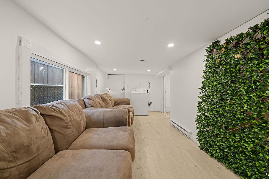 266 E 32nd Avenue Vancouver, BC - 22