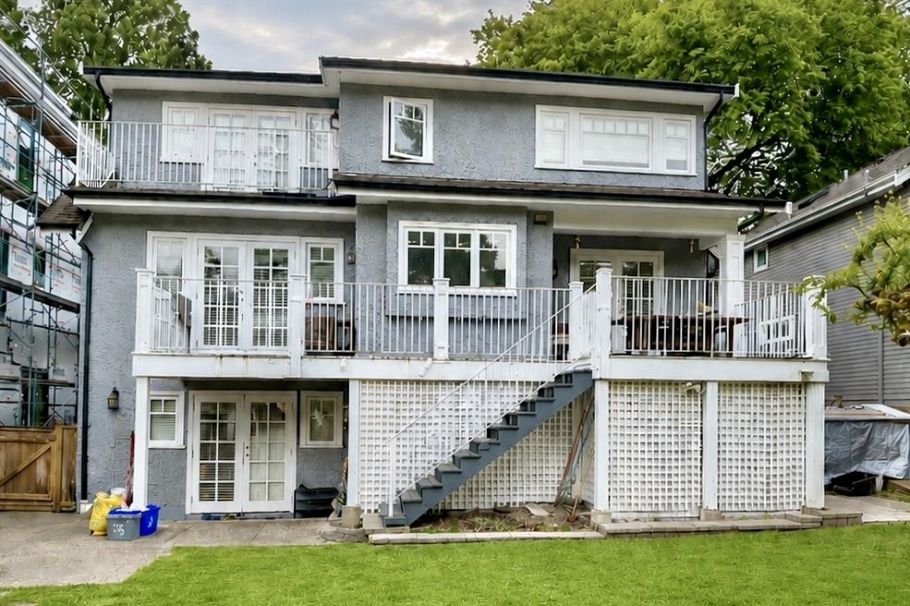 3389 W 21st Avenue Vancouver, BC - 2