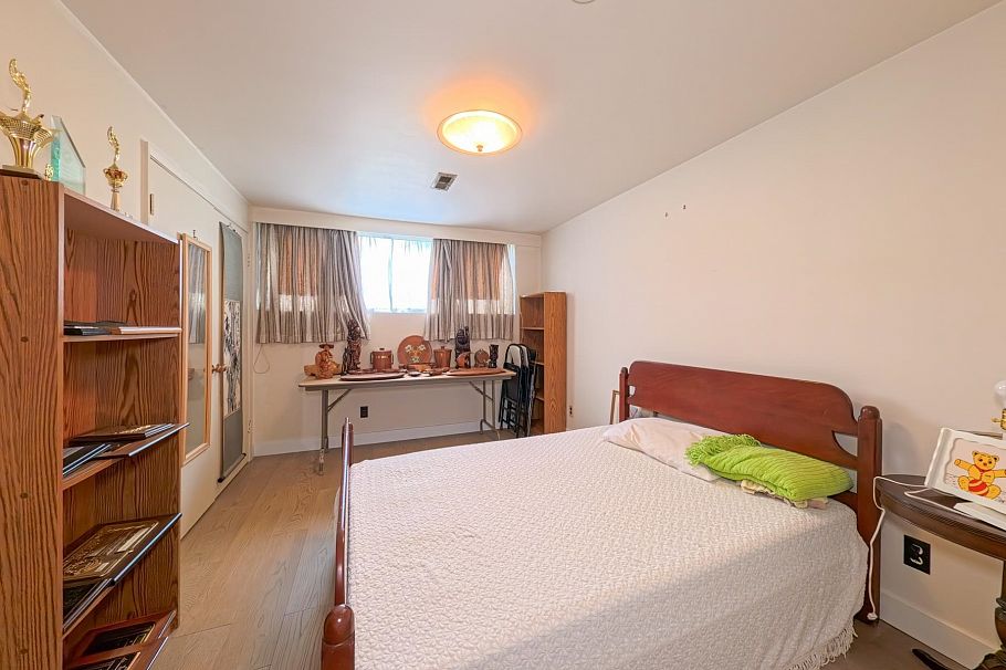 6762 Neal Street Vancouver, BC - 30