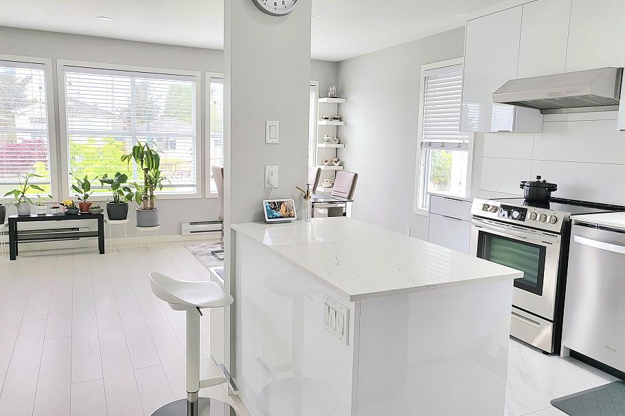 1588 E 41st Avenue Vancouver, BC - 20