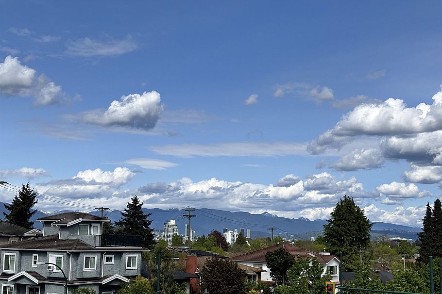 1588 E 41st Avenue Vancouver, BC - 14