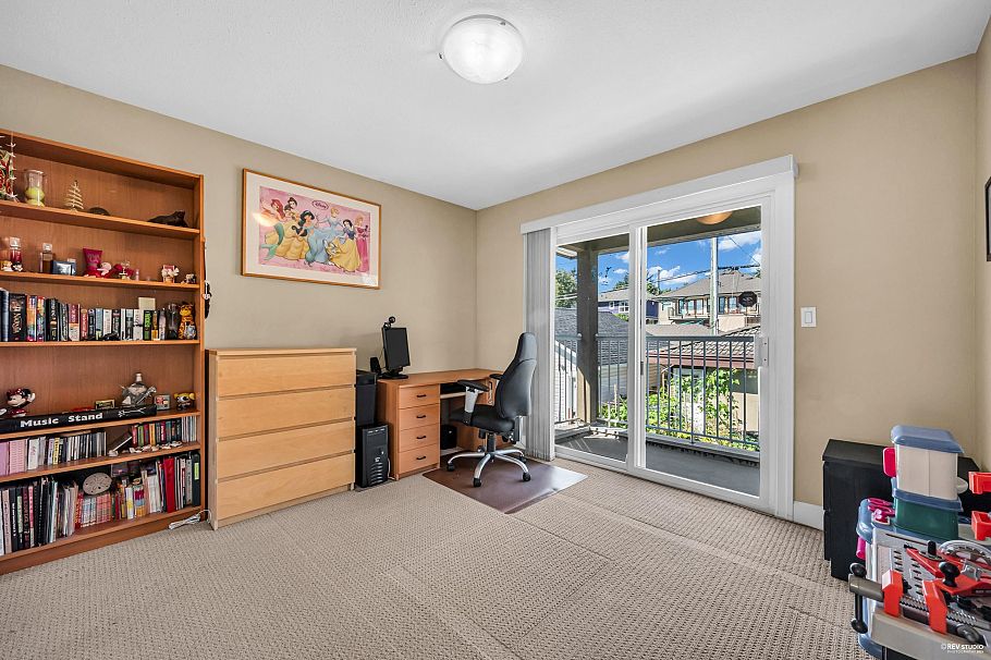 648 E 3rd Street North Vancouver, BC - 4