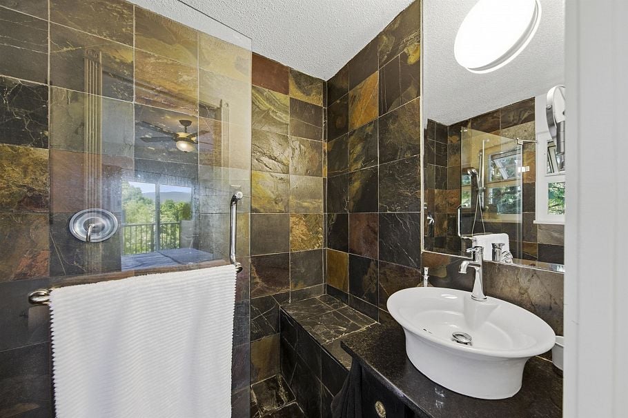 547 Fairway Drive North Vancouver, BC - 15