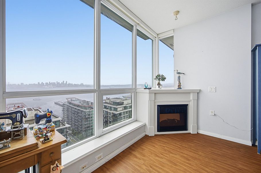 1904 188 E Esplanade Street North Vancouver, BC - 10