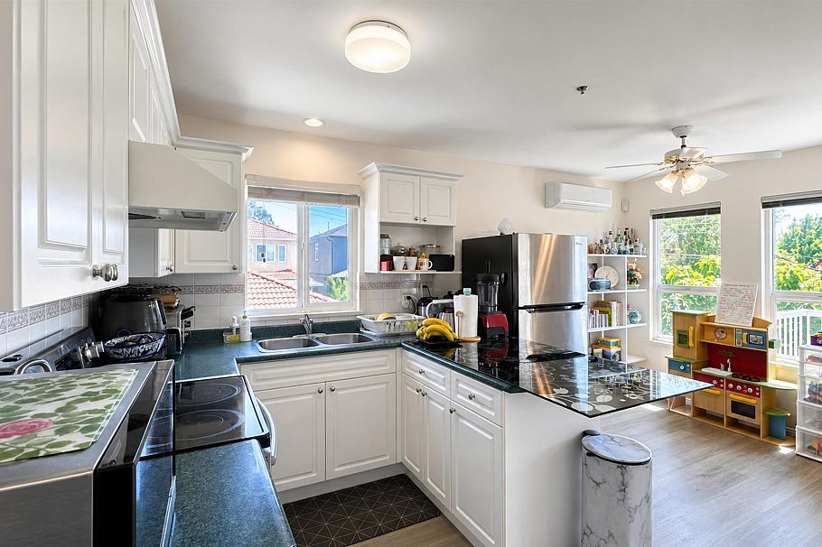 2776 E Georgia Street Vancouver, BC - 18