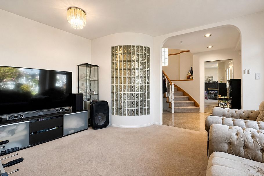 2776 E Georgia Street Vancouver, BC - 5