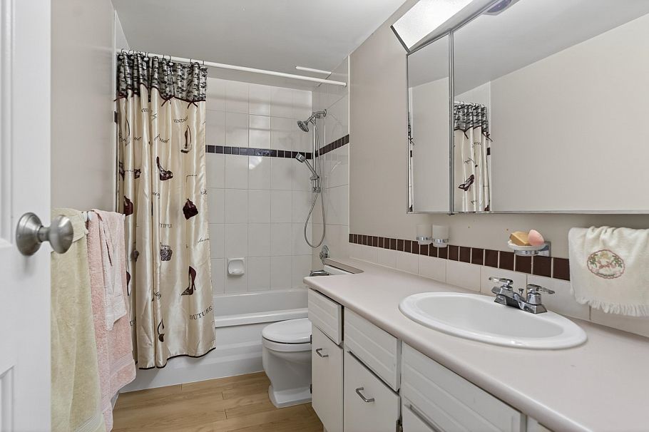 105 236 W 2nd Street North Vancouver, BC - 14