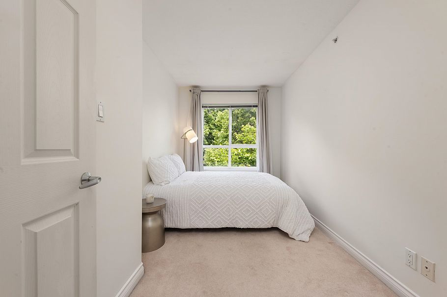 8431 Jellicoe Street Vancouver, BC - 27