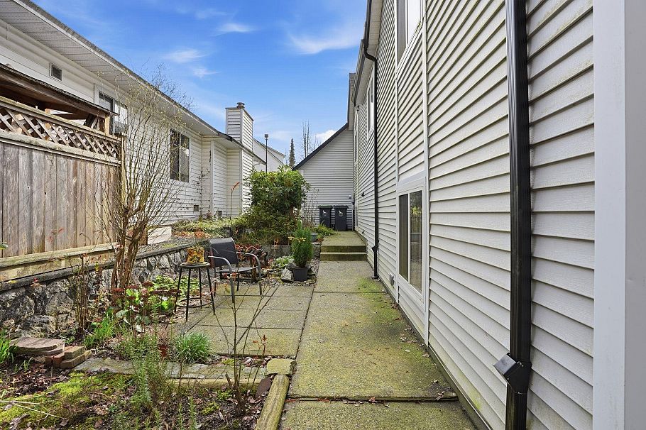 3300 Manning Crescent North Vancouver, BC - 34
