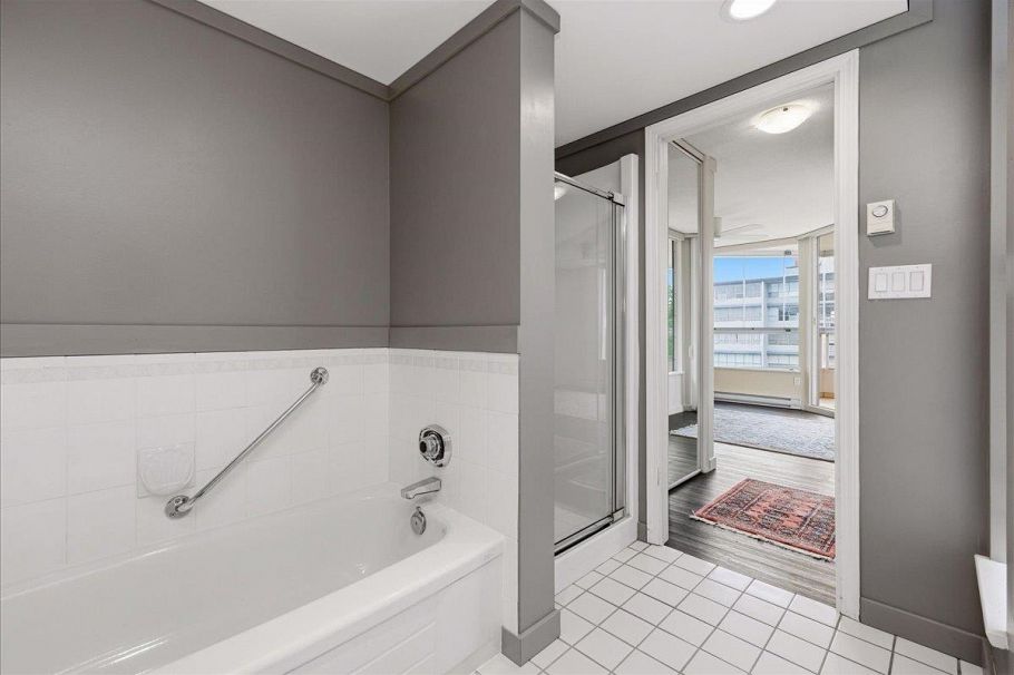 102 123 E Keith Road North Vancouver, BC - 30
