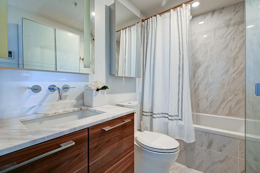 803 8555 Granville Street Vancouver, BC - 13