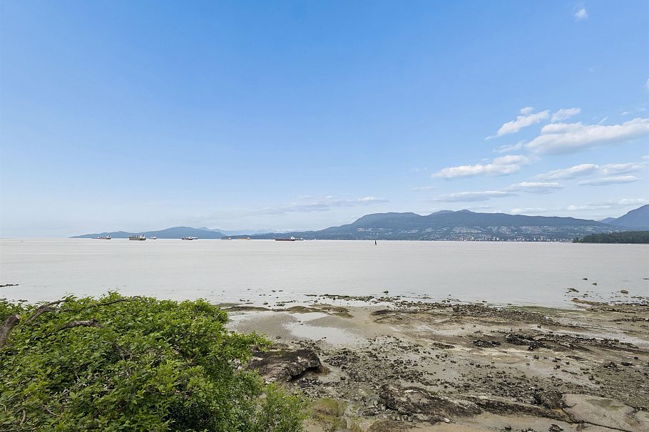 2651 Point Grey Road Vancouver, BC - 39