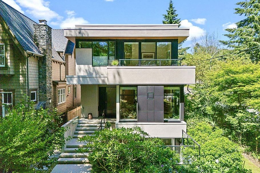 4001 W 32nd Avenue Vancouver, BC - 1