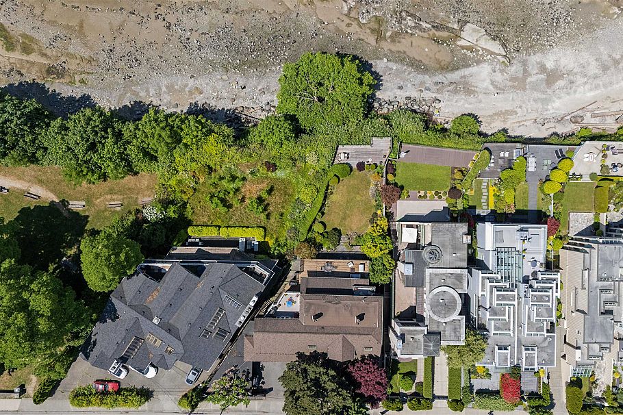 2651 Point Grey Road Vancouver, BC - 3