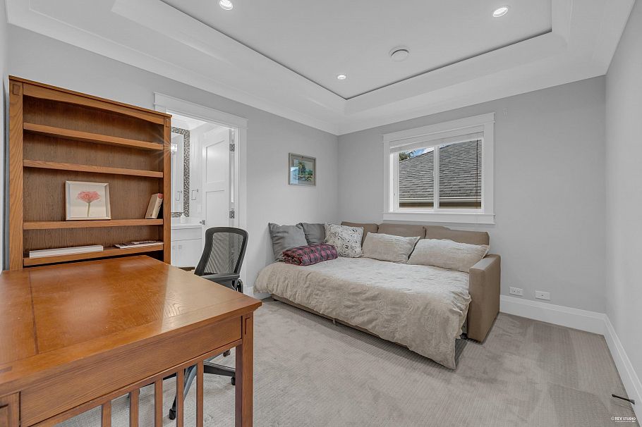 4217 W 16th Avenue Vancouver, BC - 26