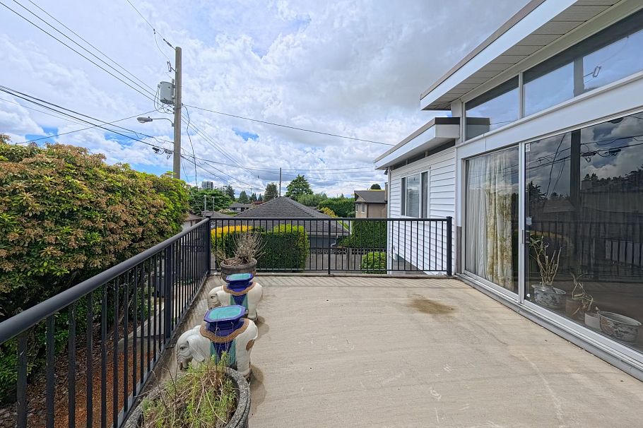 6762 Neal Street Vancouver, BC - 32