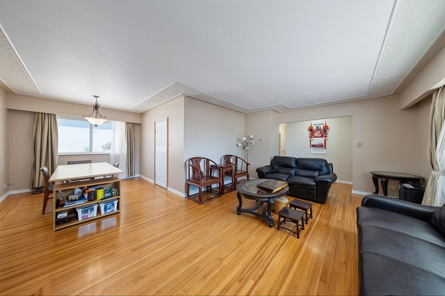 2911 E 51st Avenue Vancouver, BC - 13