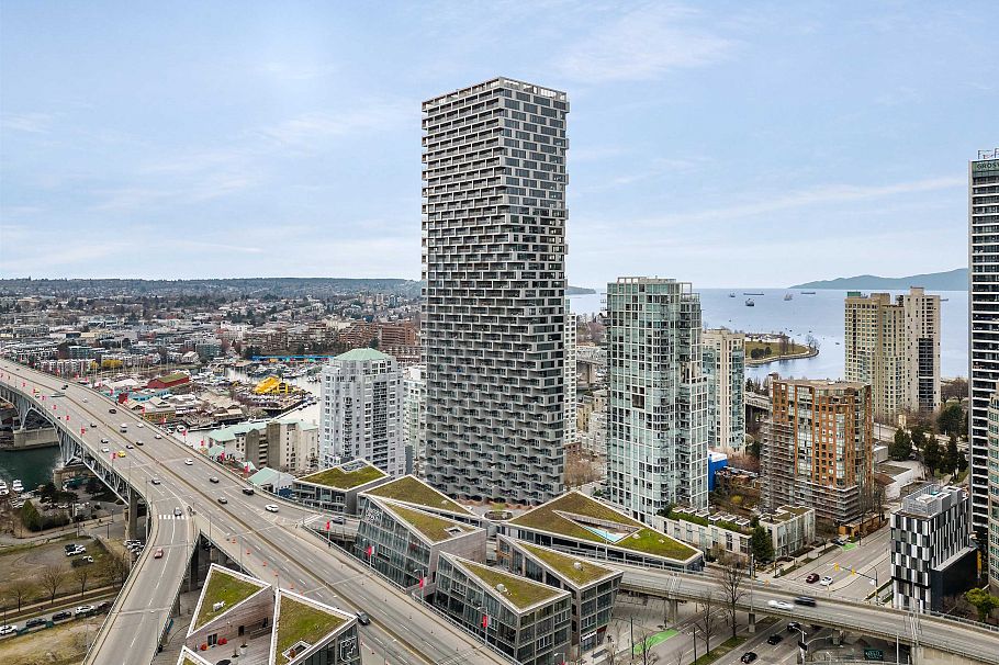 3605 1480 Howe Street Vancouver, BC - 36