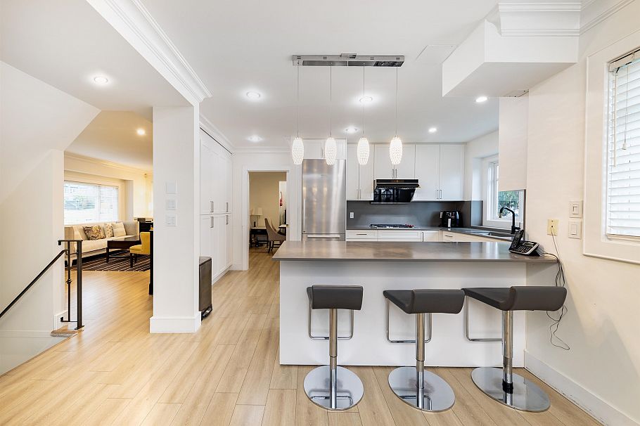 3389 W 21st Avenue Vancouver, BC - 14