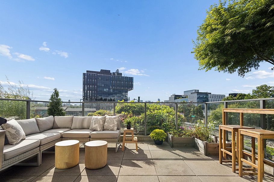 405 210 E 5th Avenue Vancouver, BC - 4