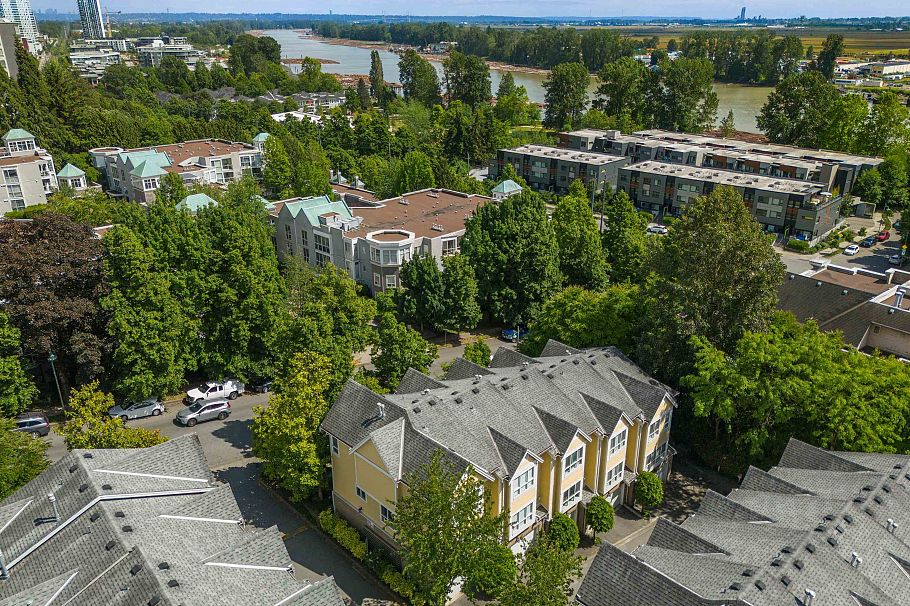 8431 Jellicoe Street Vancouver, BC - 36