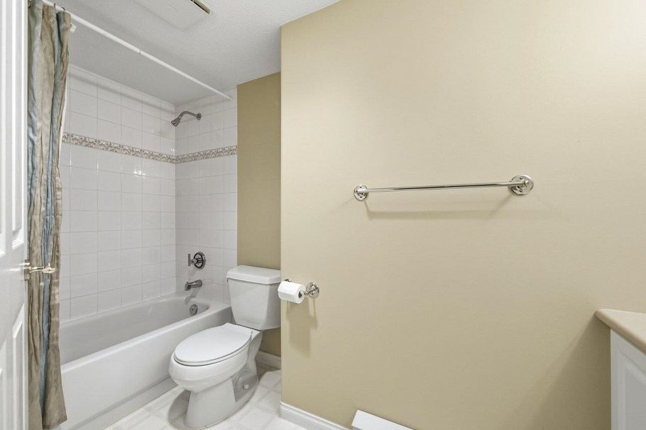 31 5650 Hampton Place Vancouver, BC - 37