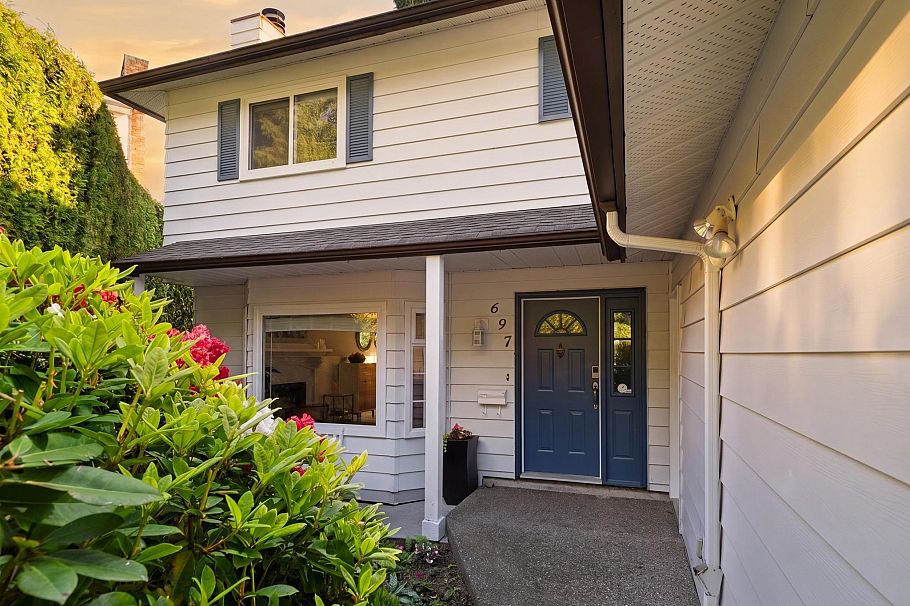 697 E Braemar Road North Vancouver, BC - 32