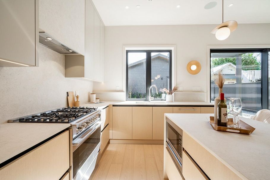 2 372 E 37th Avenue Vancouver, BC - 17