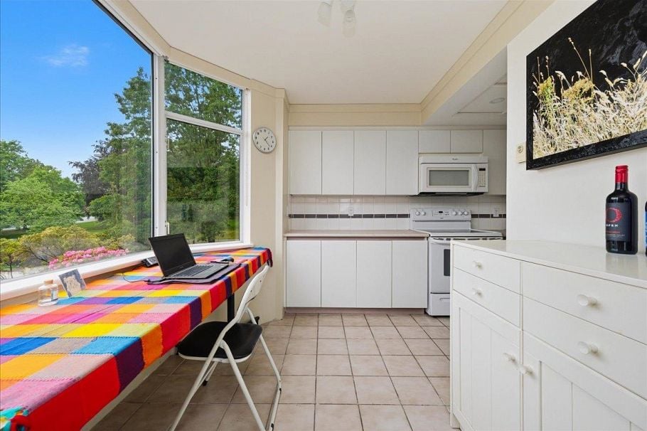 102 123 E Keith Road North Vancouver, BC - 13
