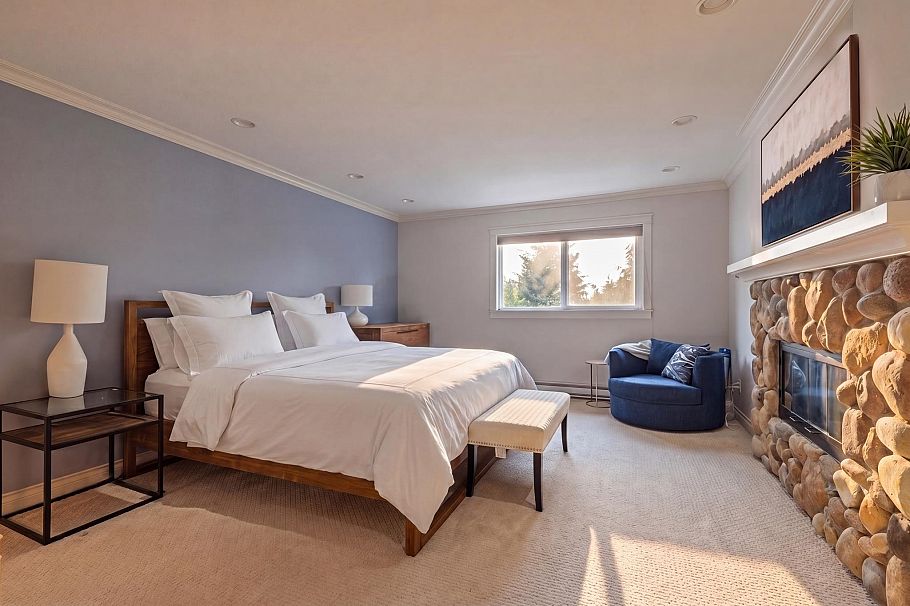 697 E Braemar Road North Vancouver, BC - 10
