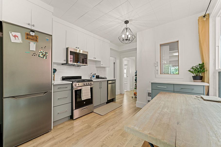 266 E 32nd Avenue Vancouver, BC - 20
