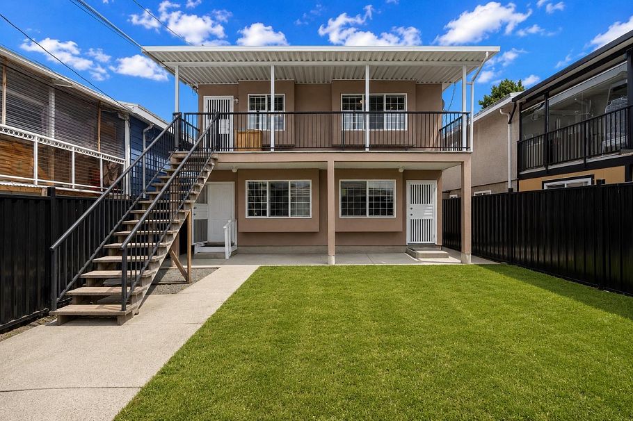 3281 Renfrew Street Vancouver, BC - 29