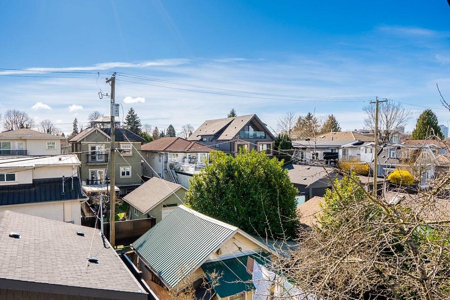 2 372 E 37th Avenue Vancouver, BC - 29