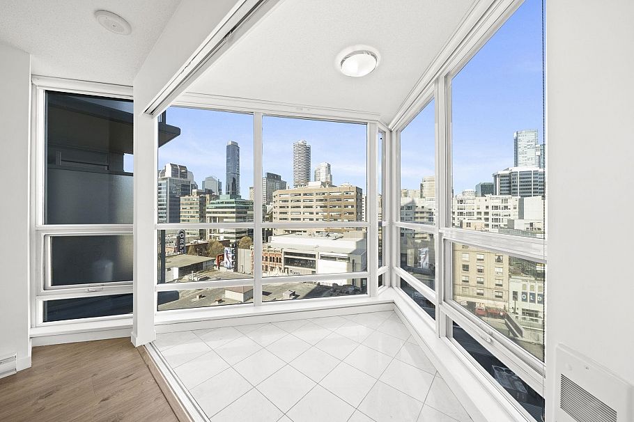 910 833 Seymour Street Vancouver, BC - 2