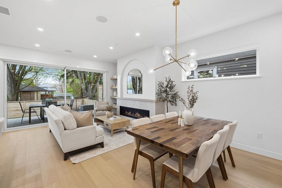 1 810 E 22nd Avenue Vancouver, BC - 9