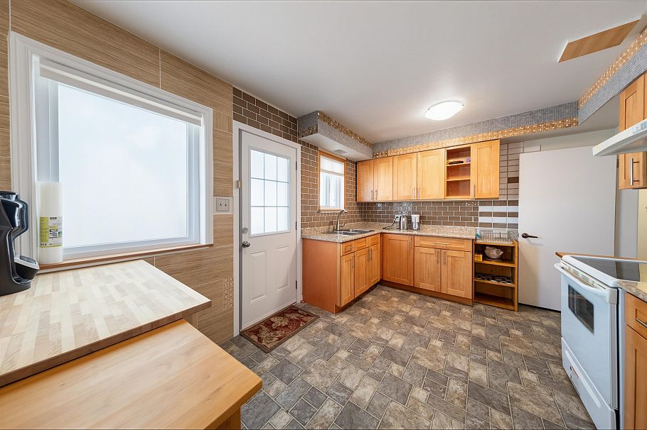 2911 E 51st Avenue Vancouver, BC - 15