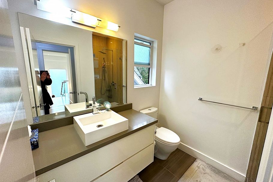 3630 W 34th Avenue Vancouver, BC - 22