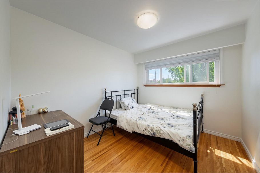 2911 E 51st Avenue Vancouver, BC - 20