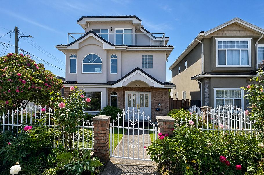 2776 E Georgia Street Vancouver, BC - 1