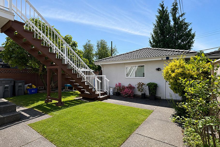 2776 E Georgia Street Vancouver, BC - 39