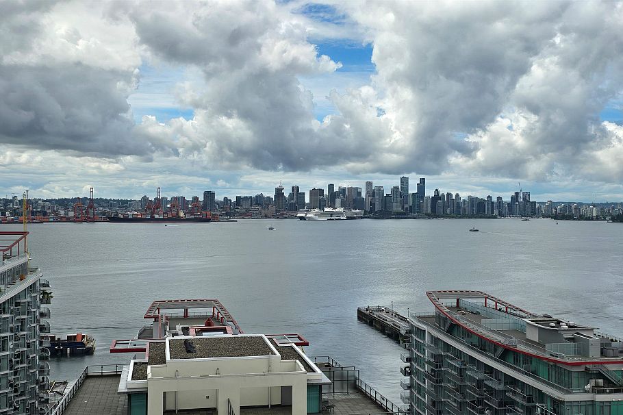 1904 188 E Esplanade Street North Vancouver, BC - 26