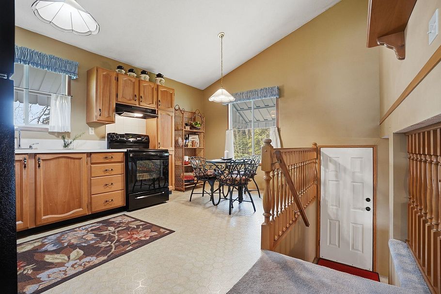 3300 Manning Crescent North Vancouver, BC - 8