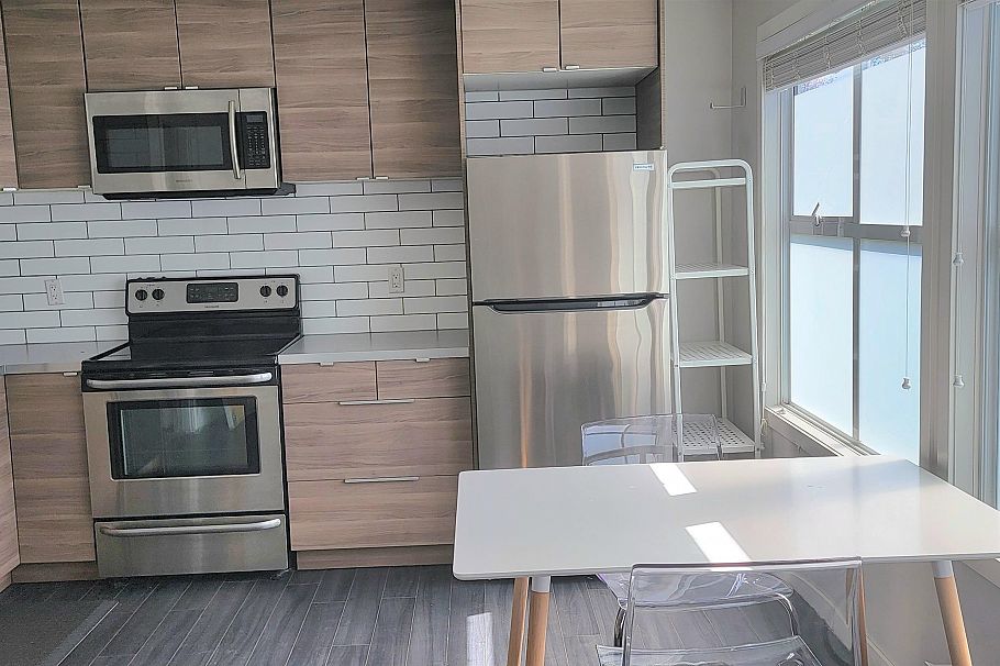 1588 E 41st Avenue Vancouver, BC - 17