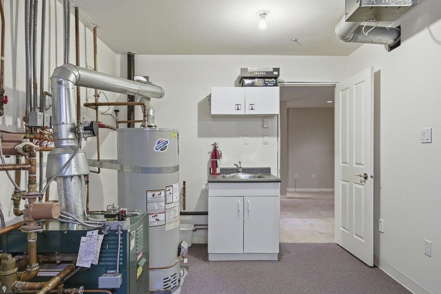 31 5650 Hampton Place Vancouver, BC - 40