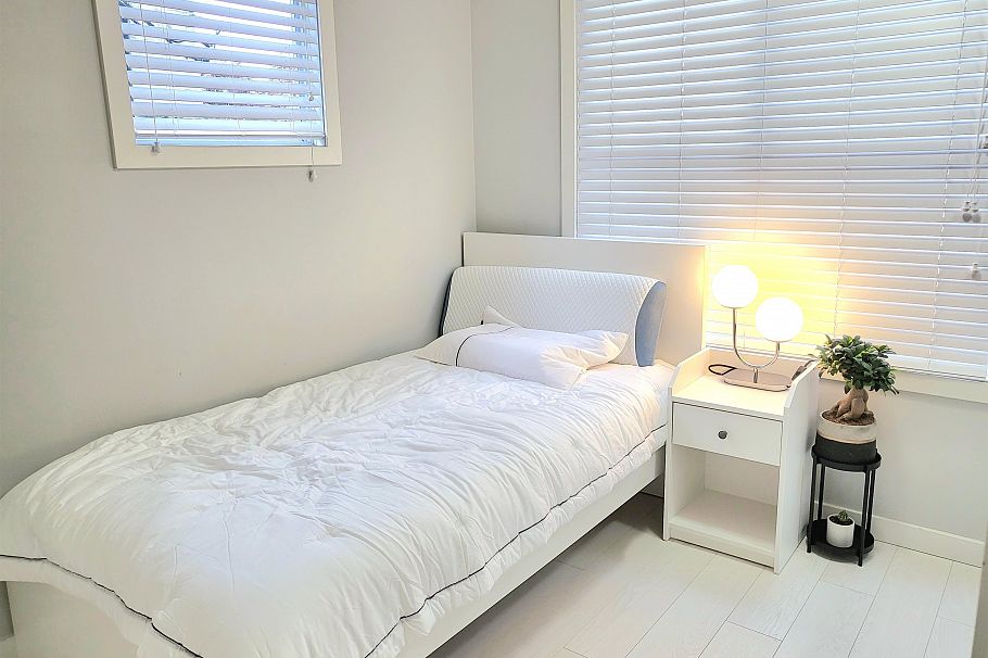 1588 E 41st Avenue Vancouver, BC - 22