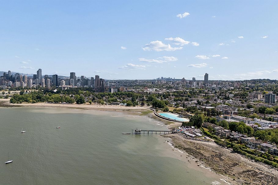 2651 Point Grey Road Vancouver, BC - 6