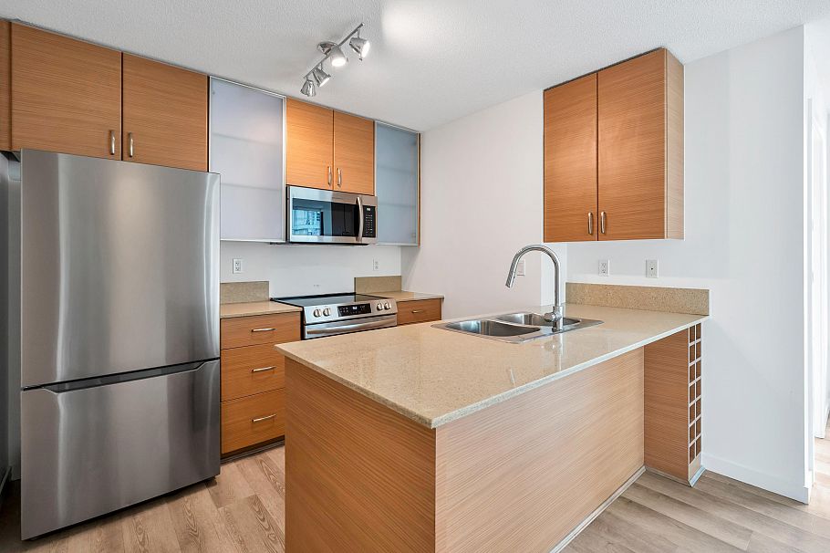 1601 928 Homer Street Vancouver, BC - 1