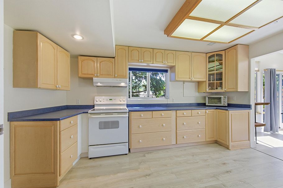 547 Fairway Drive North Vancouver, BC - 23