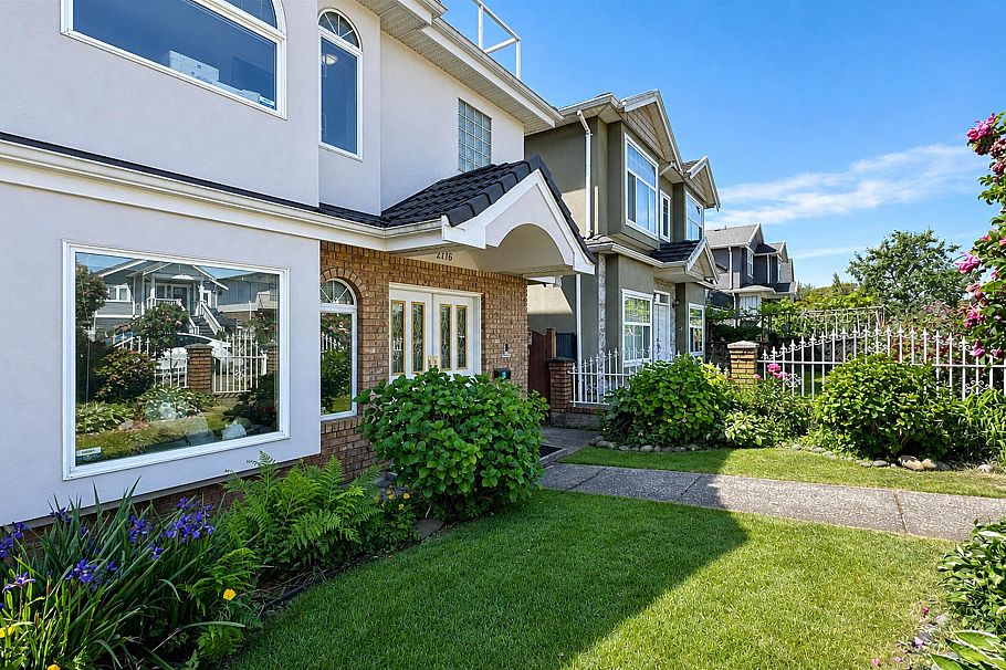 2776 E Georgia Street Vancouver, BC - 3